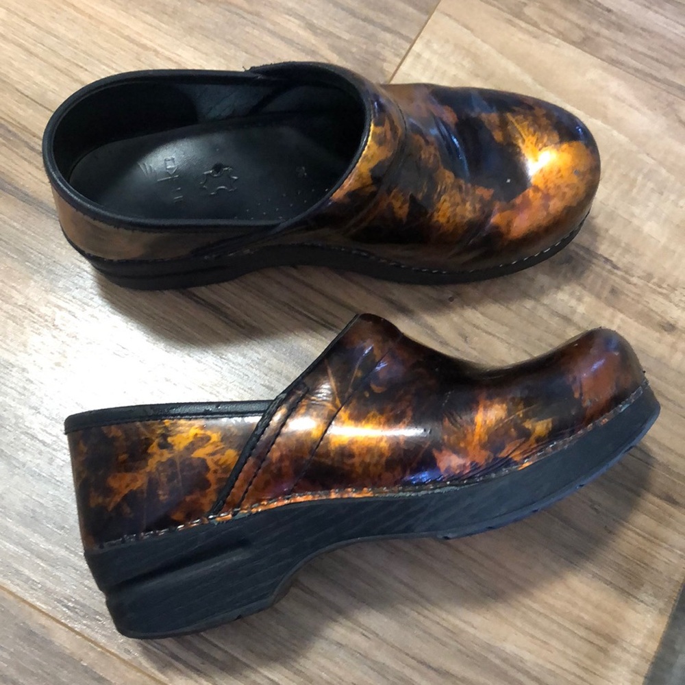 Dansko nurse shoes